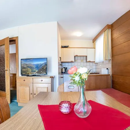 Monja Und Dietmar Thoeni Daire Arzl im Pitztal