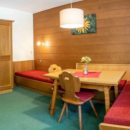 Monja Und Dietmar Thoeni Daire Arzl im Pitztal