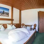Monja Und Dietmar Thoeni Arzl im Pitztal